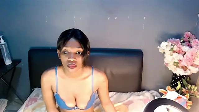 Snapshot of Ebonypreciousx chatting on 09-08-25, 09:14 Ebonypreciousx online show from 09-08-25, 09:14
