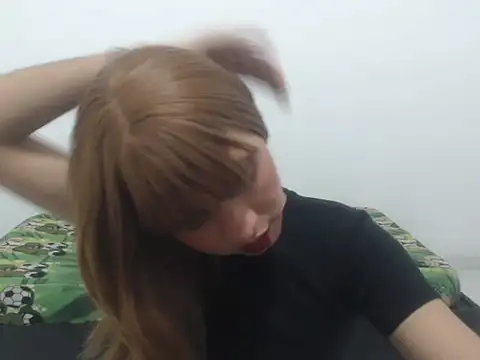 estefania224 online show from 04-01-26, 12:00