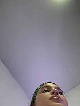 Snapshot of vivicolibri chatting on 10-17-25, 08:11 vivicolibri online show from 10-17-25, 08:11