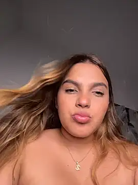 Snapshot of vivicolibri chatting on 10-30-25, 02:24 vivicolibri online show from 10-30-25, 02:24