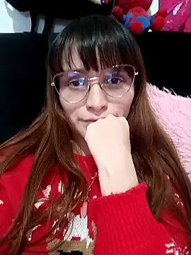 Snapshot of Lucyy-hess chatting on 12-18-24, 03:37 Lucyy-hess online show from 12-18-24, 03:37