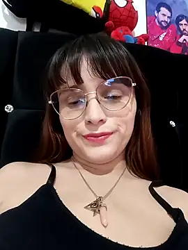 Snapshot of Lucyy-hess chatting on 12-19-24, 12:13 Lucyy-hess online show from 12-19-24, 12:13