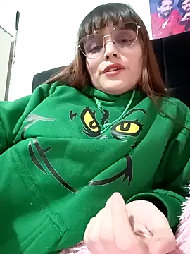 Snapshot of Lucyy-hess chatting on 12-19-24, 10:21 Lucyy-hess online show from 12-19-24, 10:21