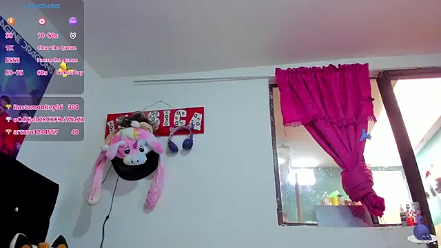 Snapshot of Lucyy-hess chatting on 12-26-24, 06:33 Lucyy-hess online show from 12-26-24, 06:33