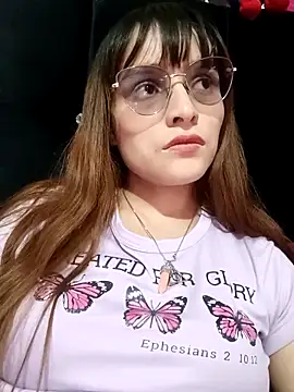 Snapshot of Lucyy-hess chatting on 01-12-25, 10:12 Lucyy-hess online show from 01-12-25, 10:12