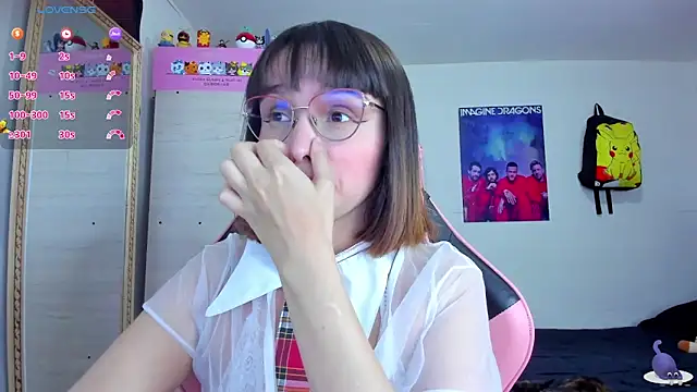 Snapshot of Lucyy-hess chatting on 09-19-25, 08:09 Lucyy-hess online show from 09-19-25, 08:09