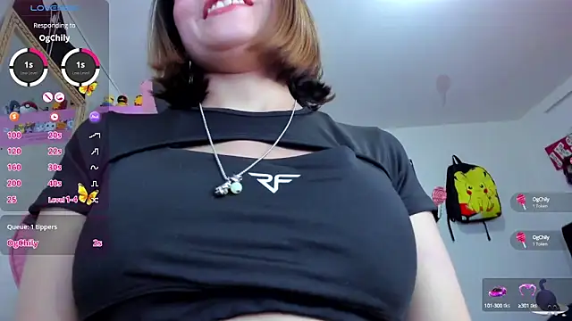 Snapshot of Lucyy-hess chatting on 09-23-25, 06:33 Lucyy-hess online show from 09-23-25, 06:33