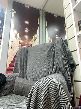  linarose online show from 12-18-24, 08:47