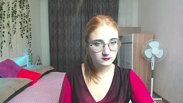Miss Elsa  online show from 12-14-24, 03:07