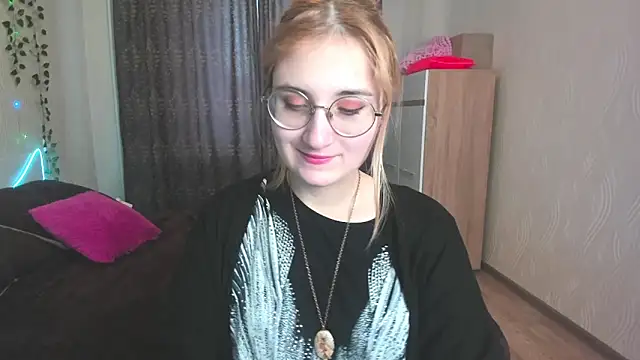 Miss Elsa  online show from 01-13-25, 03:23