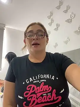 AntonellaAlondra4 online show from 01-01-25, 05:44