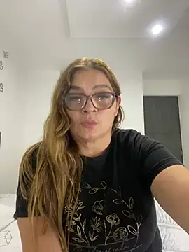 AntonellaAlondra4 online show from 01-11-25, 01:37
