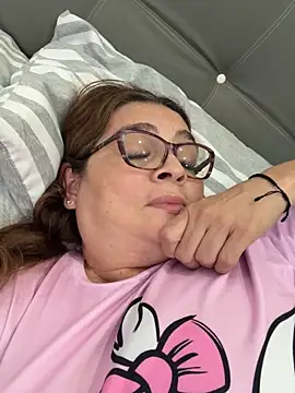 Snapshot of AntonellaAlondra4 chatting on 02-12-26, 02:01 AntonellaAlondra4 online show from 02-12-26, 02:01