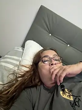 Snapshot of AntonellaAlondra4 chatting on 02-13-26, 02:40 AntonellaAlondra4 online show from 02-13-26, 02:40