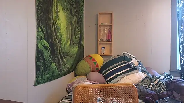 Snapshot of ThickGirlsDoItBetter chatting on 03-18-25, 03:31 ThickGirlsDoItBetter online show from 03-18-25, 03:31