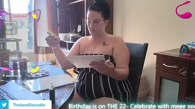 Snapshot of ThickGirlsDoItBetter chatting on 09-17-25, 03:57 ThickGirlsDoItBetter online show from 09-17-25, 03:57