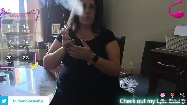 Snapshot of ThickGirlsDoItBetter chatting on 10-09-25, 07:56 ThickGirlsDoItBetter online show from 10-09-25, 07:56