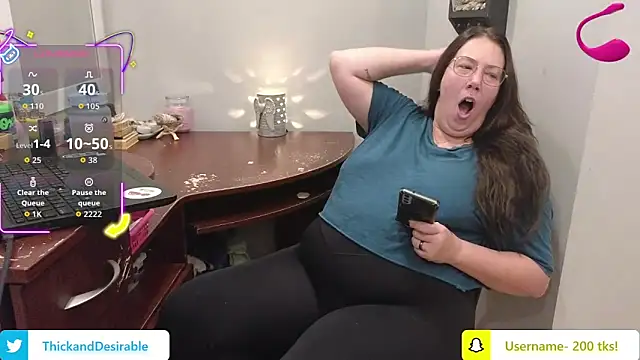 Snapshot of ThickGirlsDoItBetter chatting on 10-23-25, 05:12 ThickGirlsDoItBetter online show from 10-23-25, 05:12