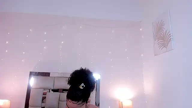 Snapshot of saraandstiven chatting on 03-06-25, 03:02 saraandstiven online show from 03-06-25, 03:02