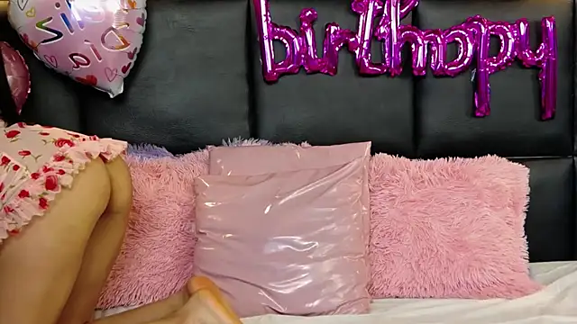 Snapshot of BlairBadgley chatting on 11-18-25, 11:15 BlairBadgley online show from 11-18-25, 11:15