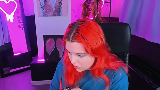 Snapshot of NielletaBlossom chatting on 12-26-24, 05:04 NielletaBlossom online show from 12-26-24, 05:04