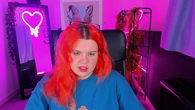 Snapshot of NielletaBlossom chatting on 12-30-24, 05:04 NielletaBlossom online show from 12-30-24, 05:04