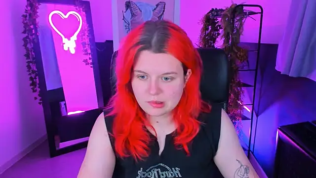 Snapshot of NielletaBlossom chatting on 02-01-25, 05:18 NielletaBlossom online show from 02-01-25, 05:18