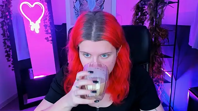 Snapshot of NielletaBlossom chatting on 02-02-25, 05:10 NielletaBlossom online show from 02-02-25, 05:10