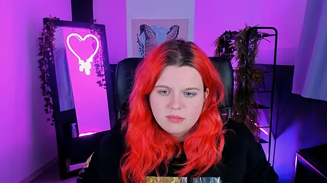 Snapshot of NielletaBlossom chatting on 02-07-25, 11:45 NielletaBlossom online show from 02-07-25, 11:45