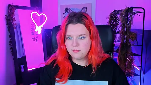 Snapshot of NielletaBlossom chatting on 02-21-25, 11:33 NielletaBlossom online show from 02-21-25, 11:33