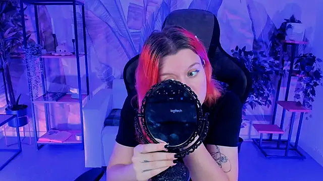 Snapshot of NielletaBlossom chatting on 03-08-25, 05:17 NielletaBlossom online show from 03-08-25, 05:17