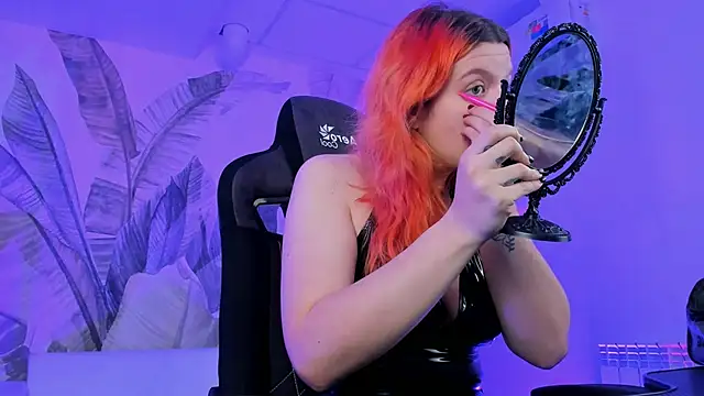 Snapshot of NielletaBlossom chatting on 03-09-25, 05:33 NielletaBlossom online show from 03-09-25, 05:33