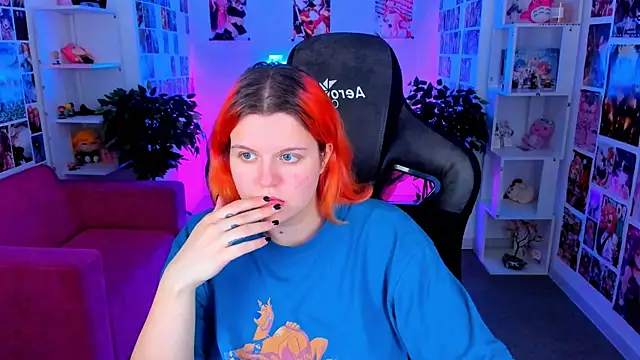 Snapshot of NielletaBlossom chatting on 03-11-25, 05:05 NielletaBlossom online show from 03-11-25, 05:05