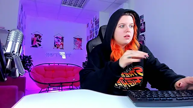 Snapshot of NielletaBlossom chatting on 03-11-25, 11:44 NielletaBlossom online show from 03-11-25, 11:44