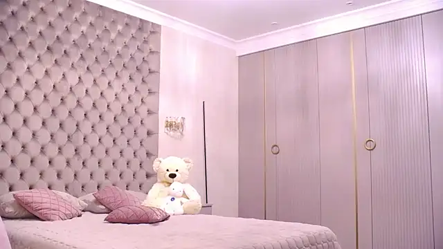 TianaPosh online show from 10-17-25, 08:22