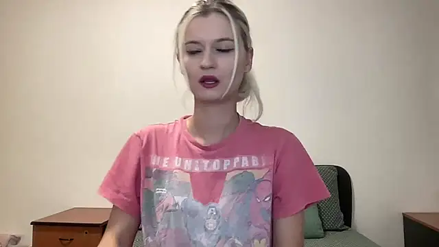 Snapshot of Onika_Love chatting on 09-27-25, 11:43 Onika Love online show from 09-27-25, 11:43