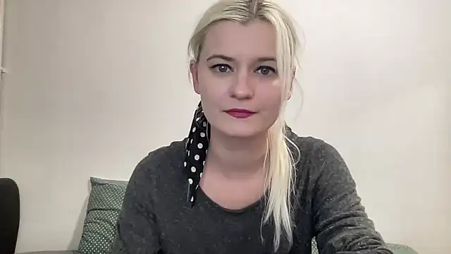 Snapshot of Onika_Love chatting on 11-07-25, 11:38 Onika Love online show from 11-07-25, 11:38