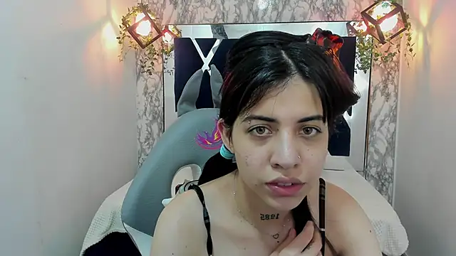 Snapshot of Violet_m chatting on 12-07-24, 07:10 Violet m online show from 12-07-24, 07:10