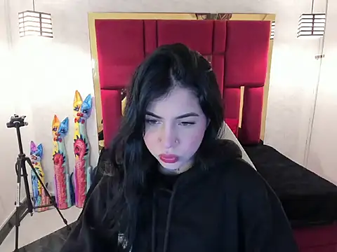Snapshot of Violet_m chatting on 10-01-25, 12:33 Violet m online show from 10-01-25, 12:33