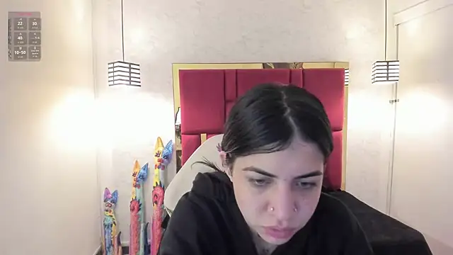 Snapshot of Violet_m chatting on 10-04-25, 11:52 Violet m online show from 10-04-25, 11:52