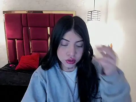 Violet m online show from 10-28-25, 12:19