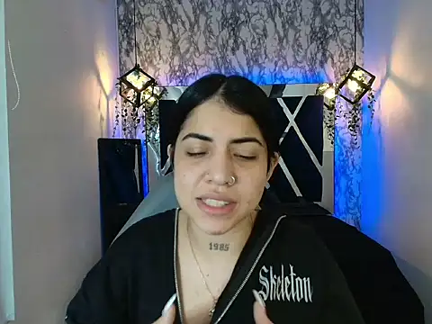 Violet m online show from 11-24-25, 11:43