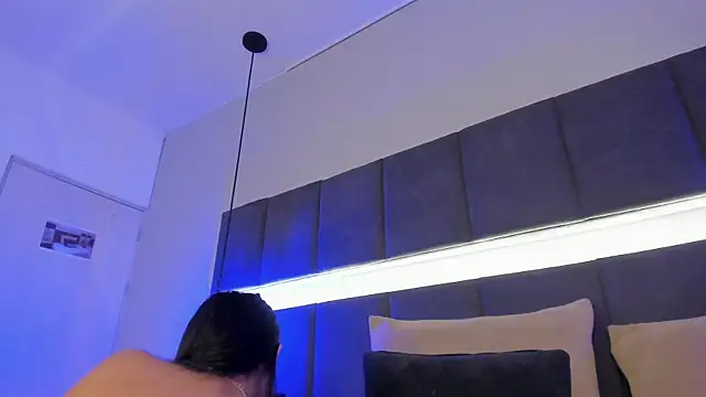 nicolle pierce online show from 01-17-25, 03:32
