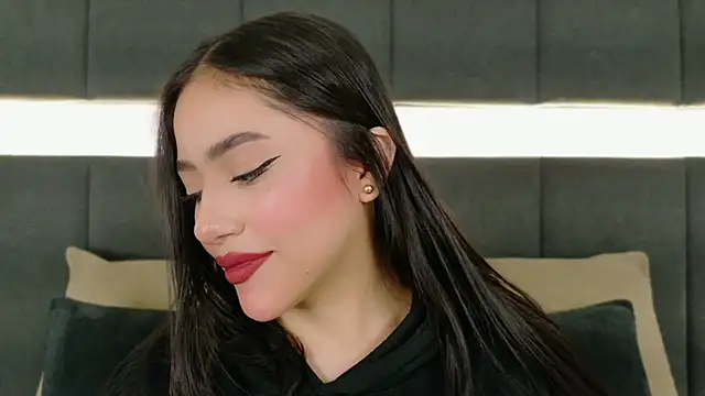 nicolle pierce online show from 10-14-25, 02:40