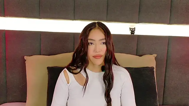 nicolle pierce online show from 10-17-25, 12:52