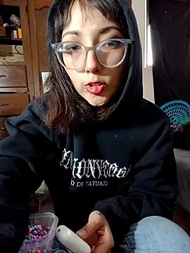 Snapshot of HighLilith chatting on 01-20-25, 11:43 HighLilith online show from 01-20-25, 11:43