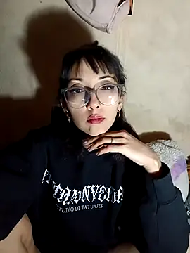 Snapshot of HighLilith chatting on 03-05-25, 10:11 HighLilith online show from 03-05-25, 10:11