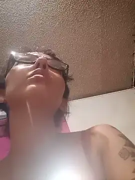 Snapshot of HighLilith chatting on 09-15-25, 11:32 HighLilith online show from 09-15-25, 11:32