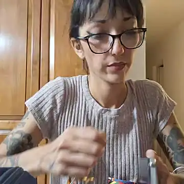 Snapshot of HighLilith chatting on 11-17-25, 09:04 HighLilith online show from 11-17-25, 09:04