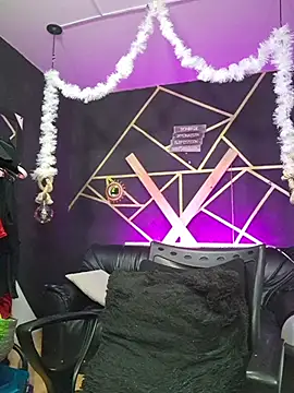 Gelena Black online show from 12-17-25, 04:35